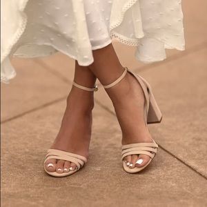 Nude straps sandal heel